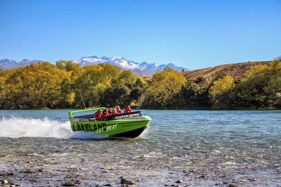 Wanaka: Jet Boat Ride on Clutha River - Wanaka’s lake crossing sets the scene
