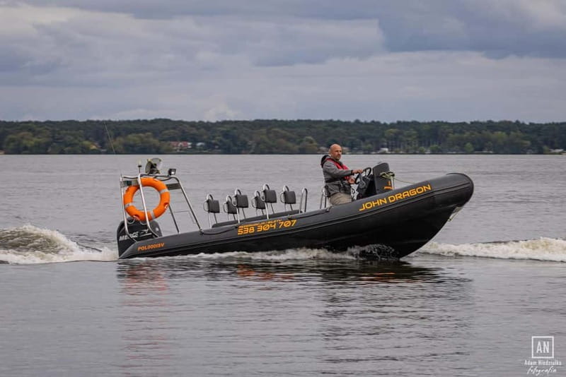 Warsaw: Adrenaline Ride on the Vistula River (Wisła) - Returning past the zoo and river landmarks