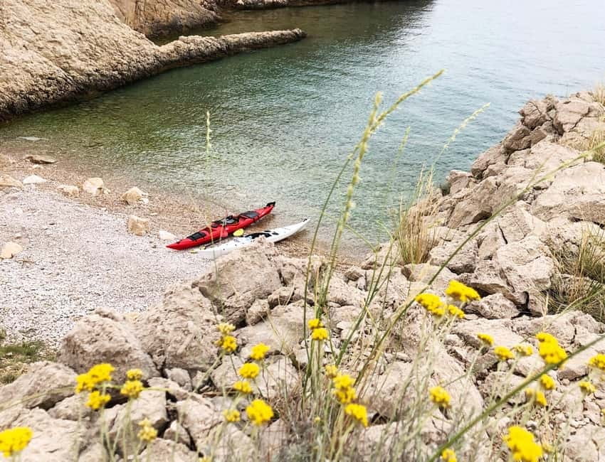 Water activity, kayak tours with a guide, cliff jumping - Choosing the right cliff jump