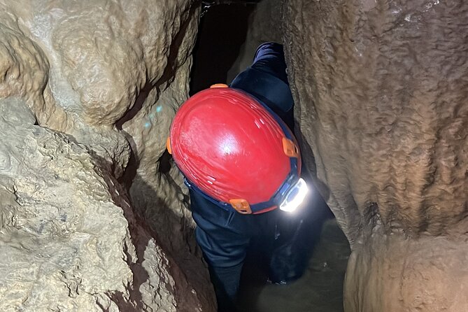 Wild Cave Extreme Tour - Tight squeezes and long belly crawls
