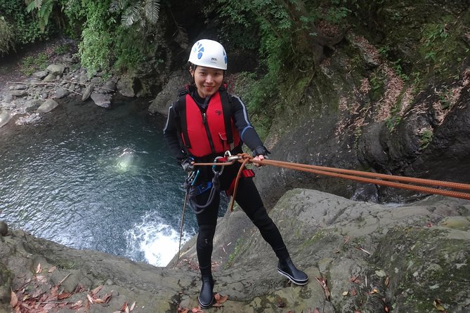 Yi-Hsin creek canyoning in northern Taiwan - What Yi-Hsin Creek canyoning is really like