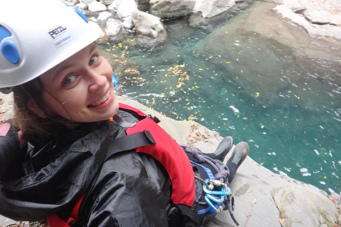 Yi-Hsin creek canyoning in northern Taiwan - Three waterfalls and three major rope sections